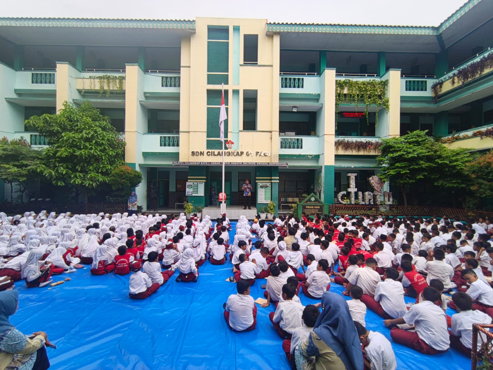 Wisata LiterAsyik Ke SDN Cilangkap 01 Pagi